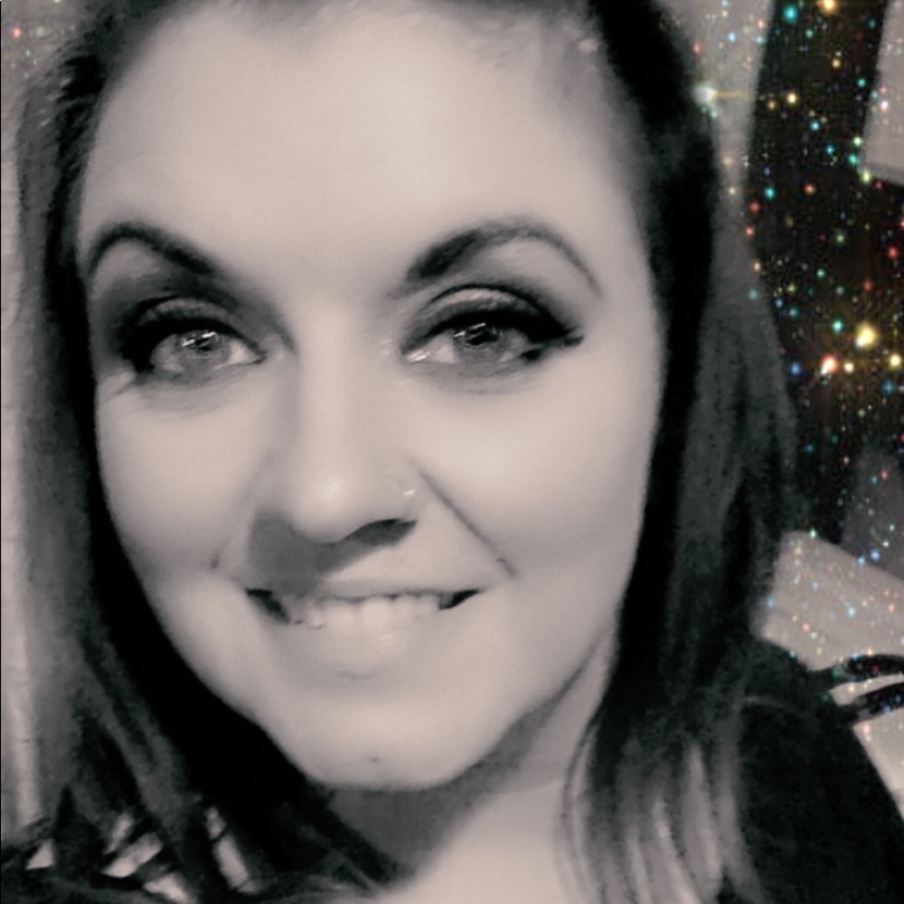 Meet your Posher, Lindy